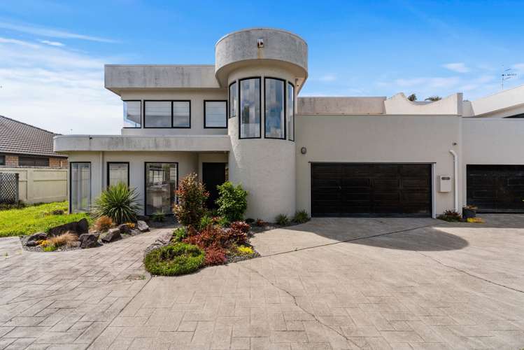 9 Santorini Key Papamoa_1