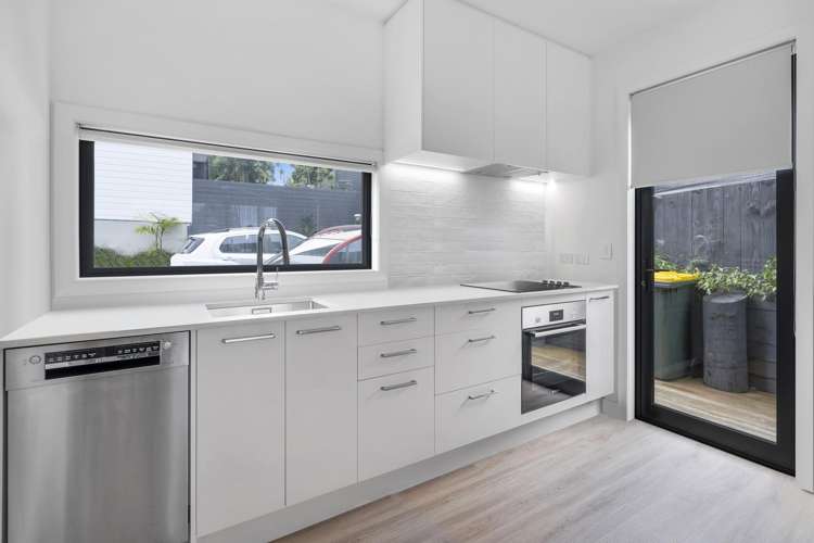 2/32 Leybourne Circle_4