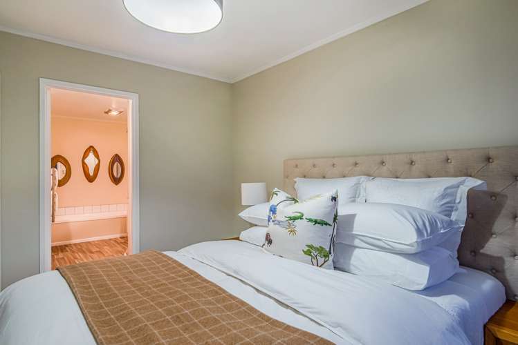 26 Staincross Street Green Bay_18