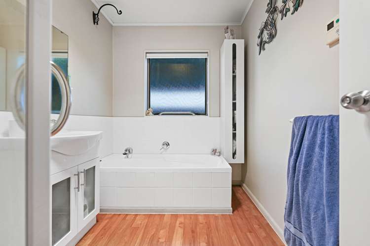 31 Wiltshire Drive Huntington_11