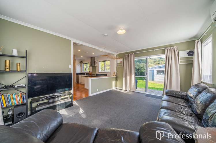 66 Peel Place Wainuiomata_3