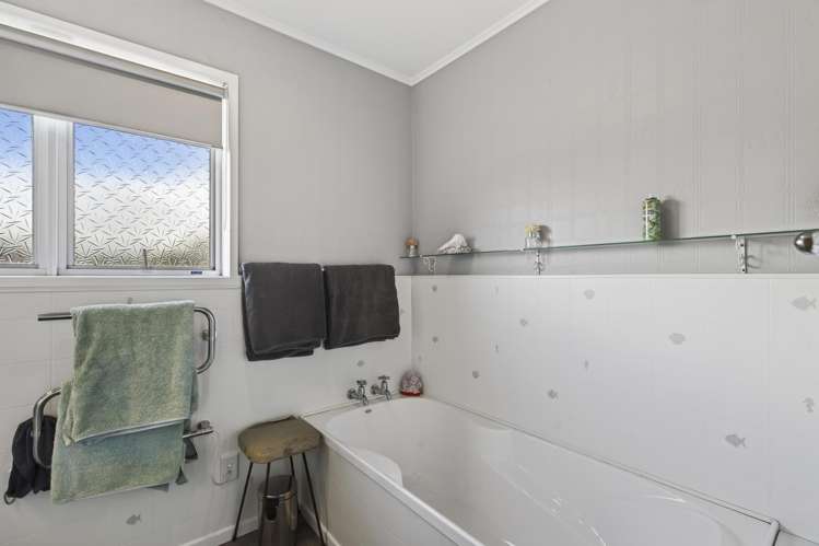 7A Blake Street Waitara_21
