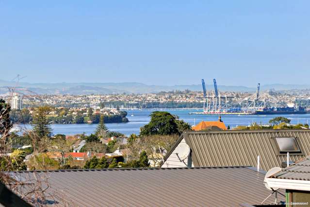 2/20 Tui Glen Road Birkenhead_1