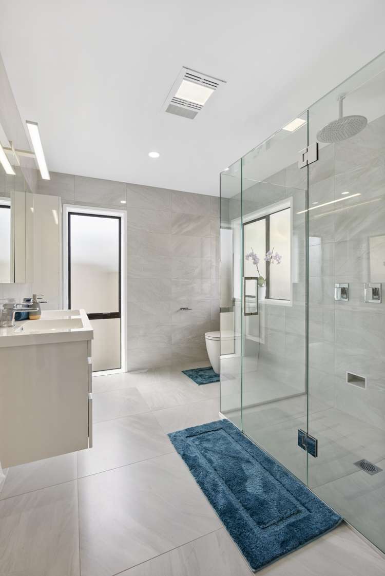 2 Gillard Place Eastern Beach_21