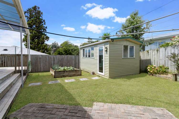 63 Methuen Road New Windsor_16