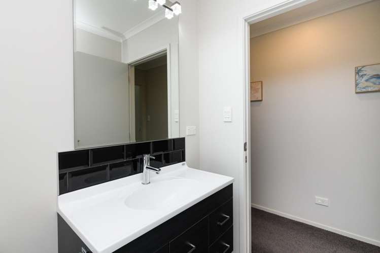 36 Macdonald Heights Feilding_25