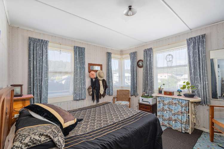 44 Marine Parade Cooks Beach_13