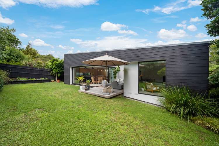 74b Beach Road Mellons Bay_18