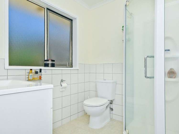 96 Farnborough Drive Grandview Heights_12