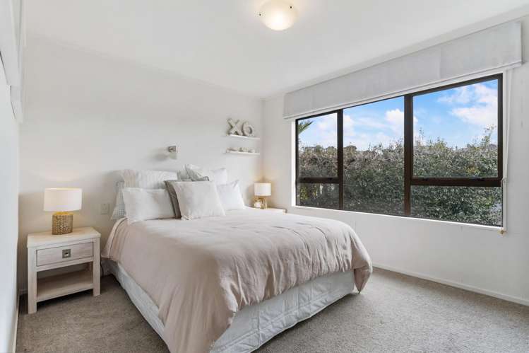 2/3 Whitby Crescent Mairangi Bay_13