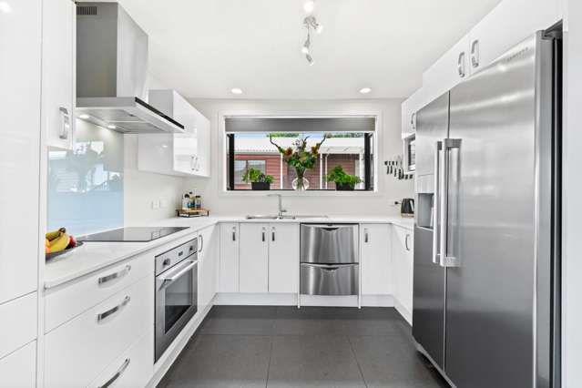 45 John Dee Crescent Red Beach_4