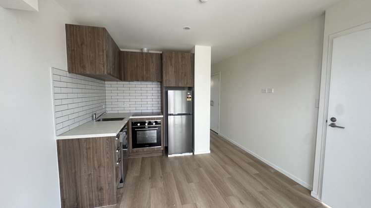 10-12 Humphreys Place Mangere_5