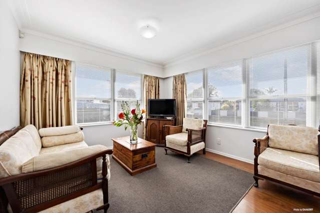 2/2 Paul Place Pakuranga_3