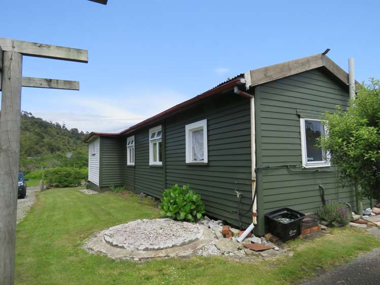 17 River Road Hector_9