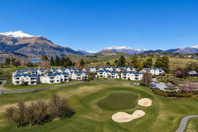PRIME GOLFING VIEWS - ENTRY LEVEL MILLBROOK