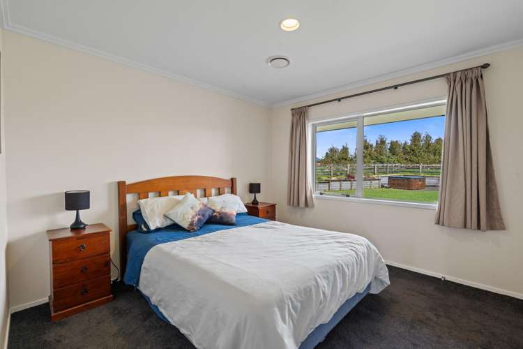 1484 Egmont Road Egmont Village_26
