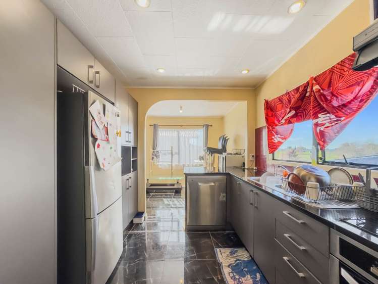 12 and 12A Southview Place Manurewa_11