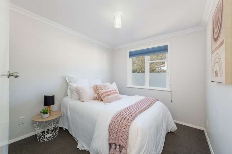 23 Dorset Grove Cannons Creek_6