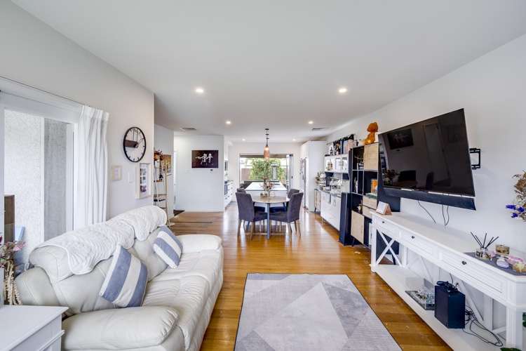 210 Tudor Avenue Mayfair_5