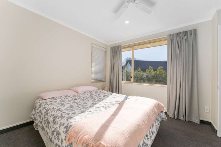 5 Strawberry Grove Richmond_8