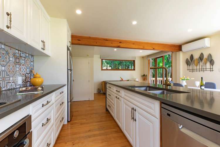 1 Sandys Parade Laingholm_5