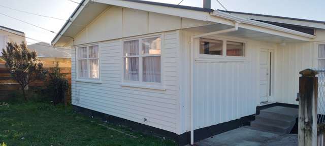 7 Terrance Grove Paparangi_1