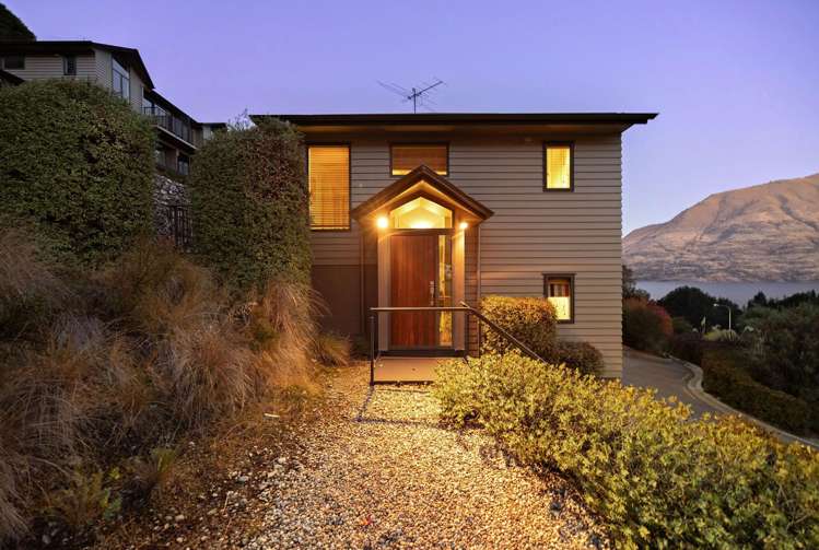 9/8 Mckerrow Place Fernhill/Sunshine Bay_25