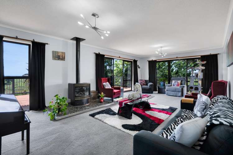 2 Waireka Road East Omata_10