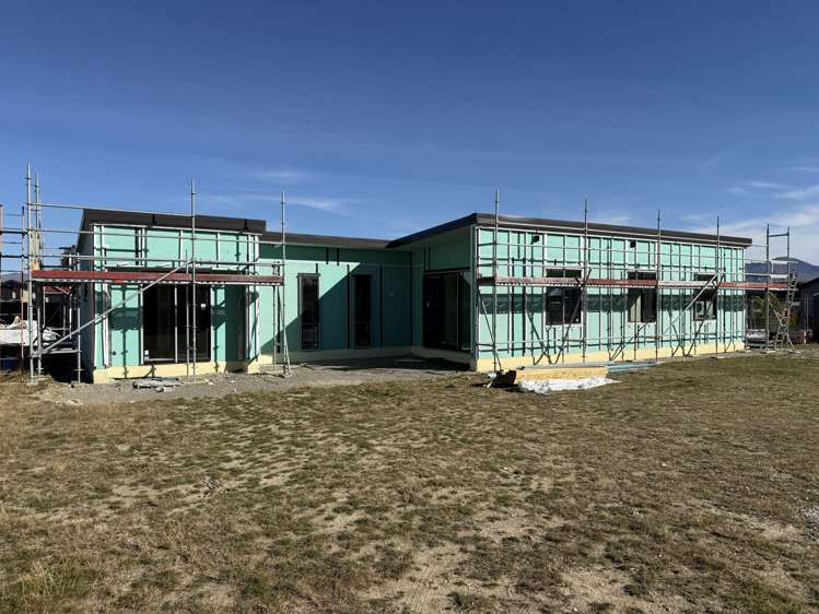 178 Burdon Loop Lake Hawea_3