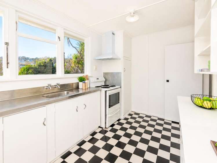 37 Mana Avenue Titahi Bay_3