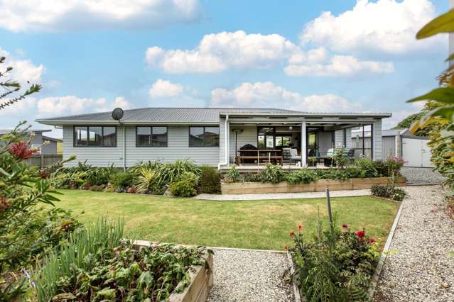 Eco-smart Living by the Sea