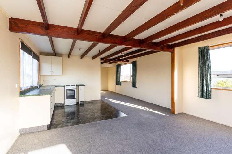 4/196 Kimbolton Road Feilding_2