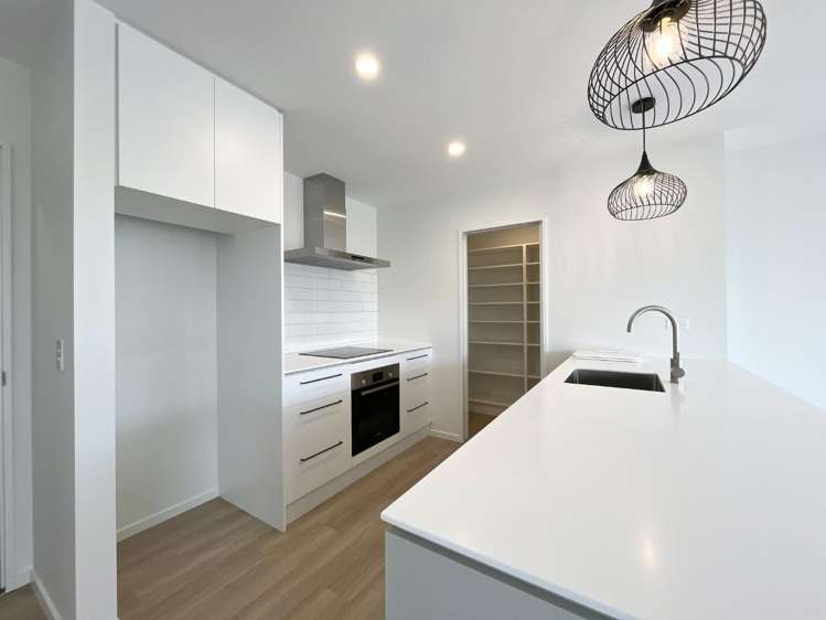 18 Harlequin Drive 11103_2