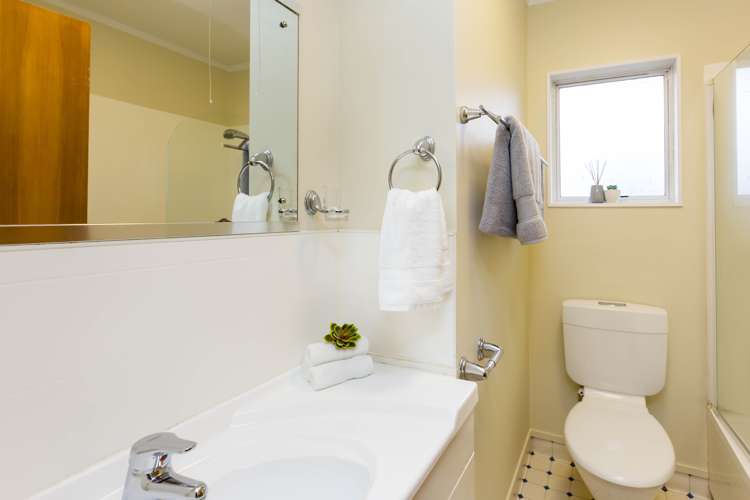 1 Deller Grove Silverstream_20