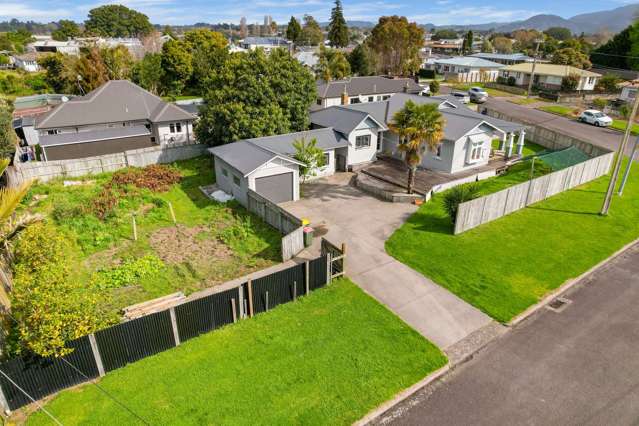 Beautiful Bungalow in the Heart of Te Puke!