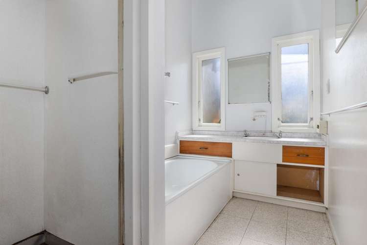 556 Queen Street East Levin_13