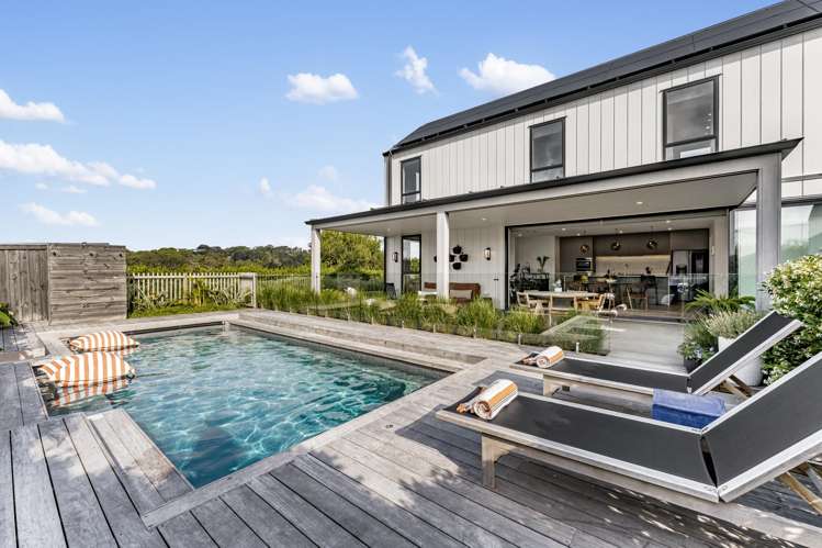 17 Dinning Road Riverhead_22