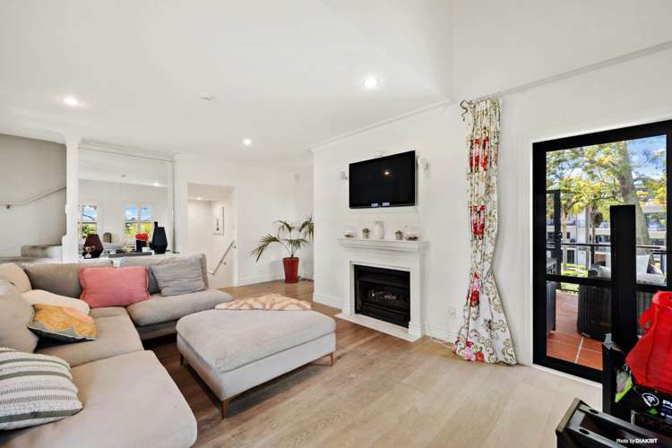 1/177 Hurstmere Road Takapuna_38