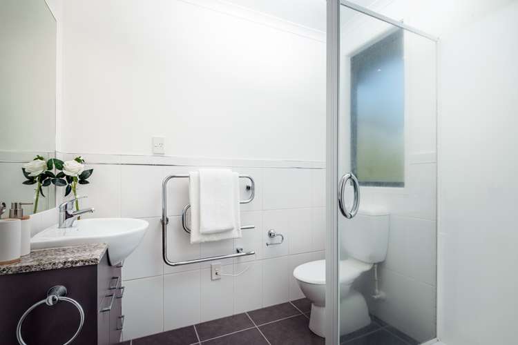 5 Ashurst Lane Greenhithe_6