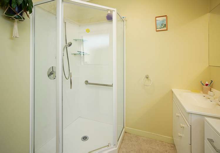 74 Kingsford Drive Stoke_9