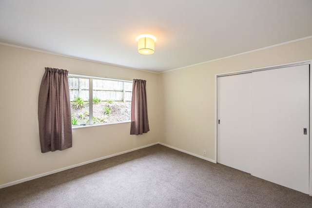 42 Hookway Grove Paraparaumu_3