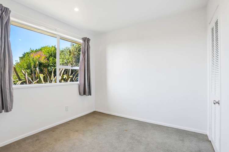 20 Zingaro Place Massey_10