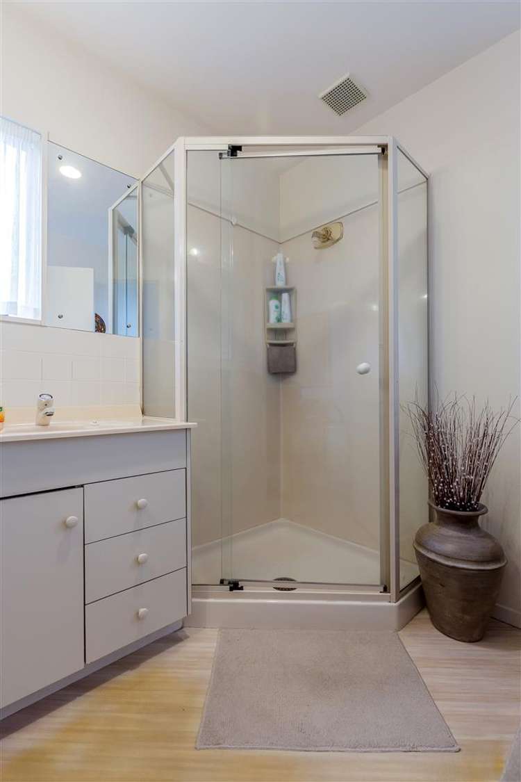 2a Marama Street Castor Bay_11