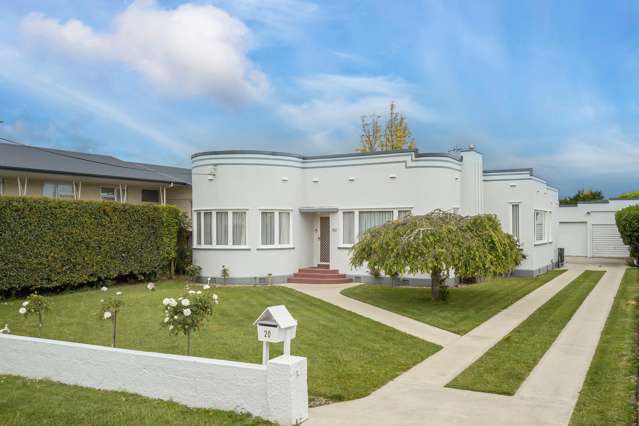 Art Deco Charm in Top Location