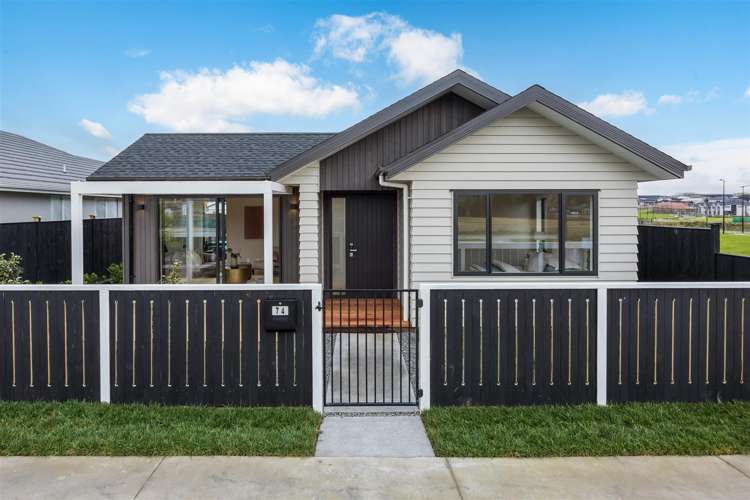 74 Argent Lane Wainui_0