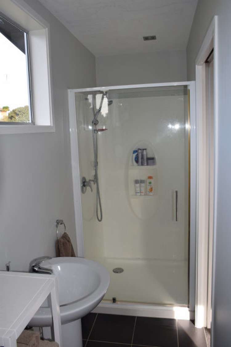 12 Miltonia Avenue Te Atatu South_19