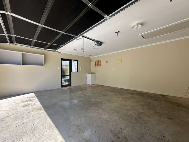 13 Brunswick Rise Mangere_17