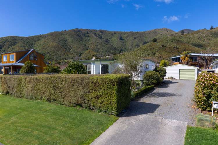 72 Moana View Road Waikawa_7