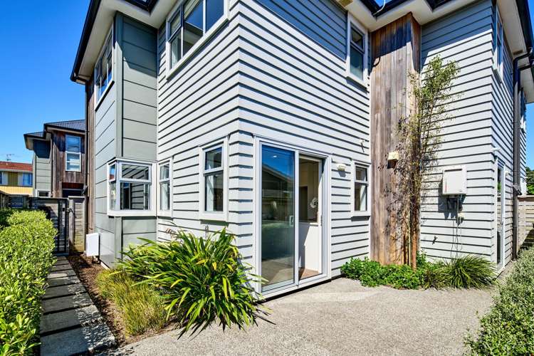 3 Rose Way Hutt Central_17