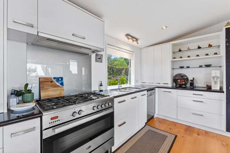 79 Hauraki Road Leigh_14